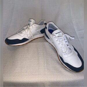 Reebok Classic. Make it Yours Men’s Sneakers. Size 10.5